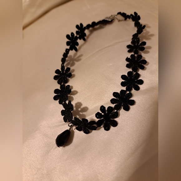 Vintage Jewelry - Lace Choker 6/13